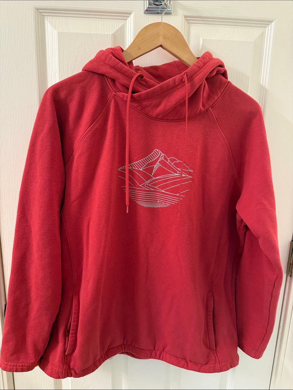 Columbia Red Crewneck Hoodie Sweater with Mountain Graphic
